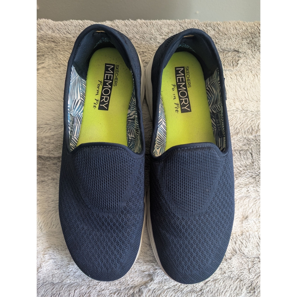 Skechers Memory Form Fit Slip Ons